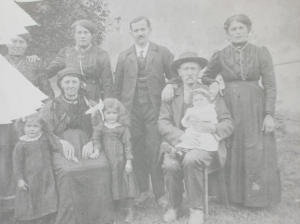 Ritratto di famiglia numerosa (1920 - 1930)